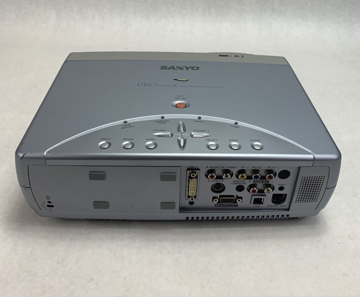 Sanyo PLC-XU37 PRO xtraX Multiverse Projector - No Remote3