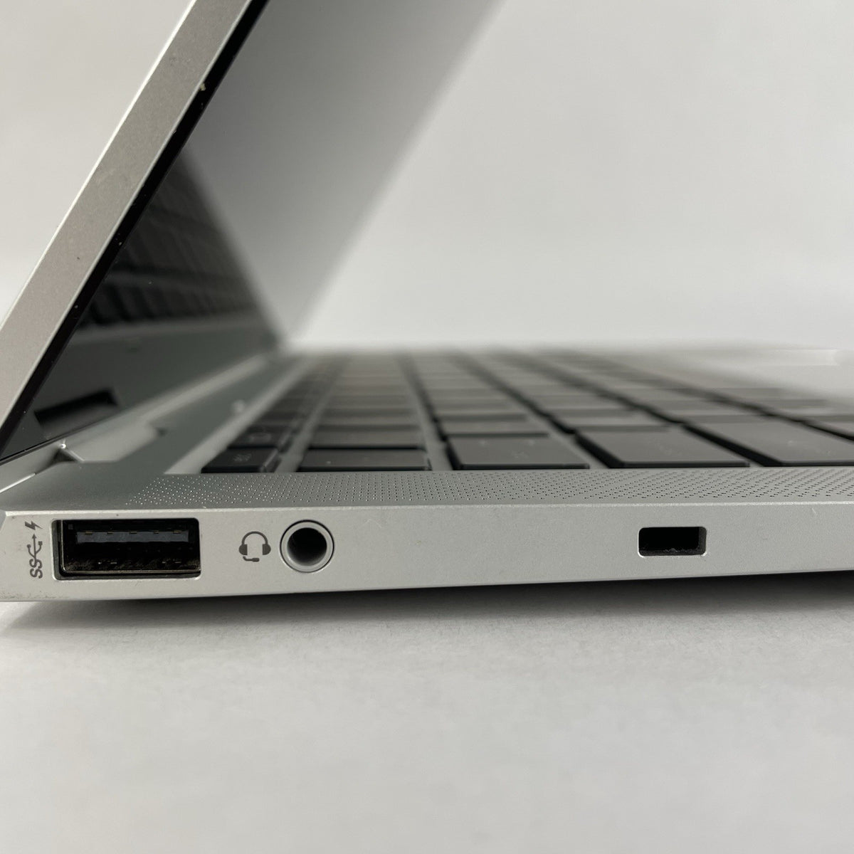 HP EliteBook x360 1030 G8 13.3" i7-1185G7 3.00 GHz 16 GB RAM No SSD/OS/AC5