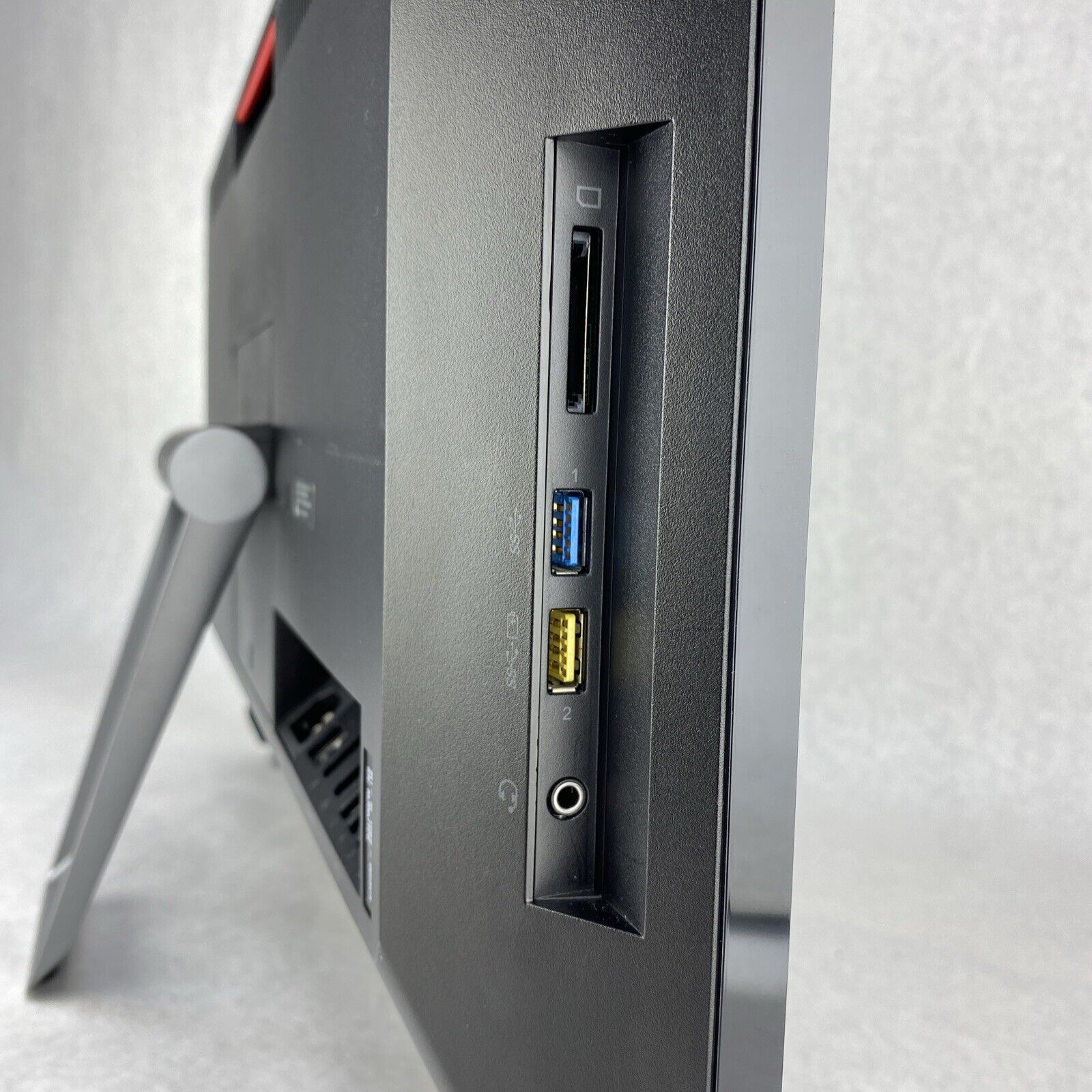 Lenovo ThinkCentre E93z AIO Intel Core i3-4130 3.40GHz 8GB RAM No HDD No OS