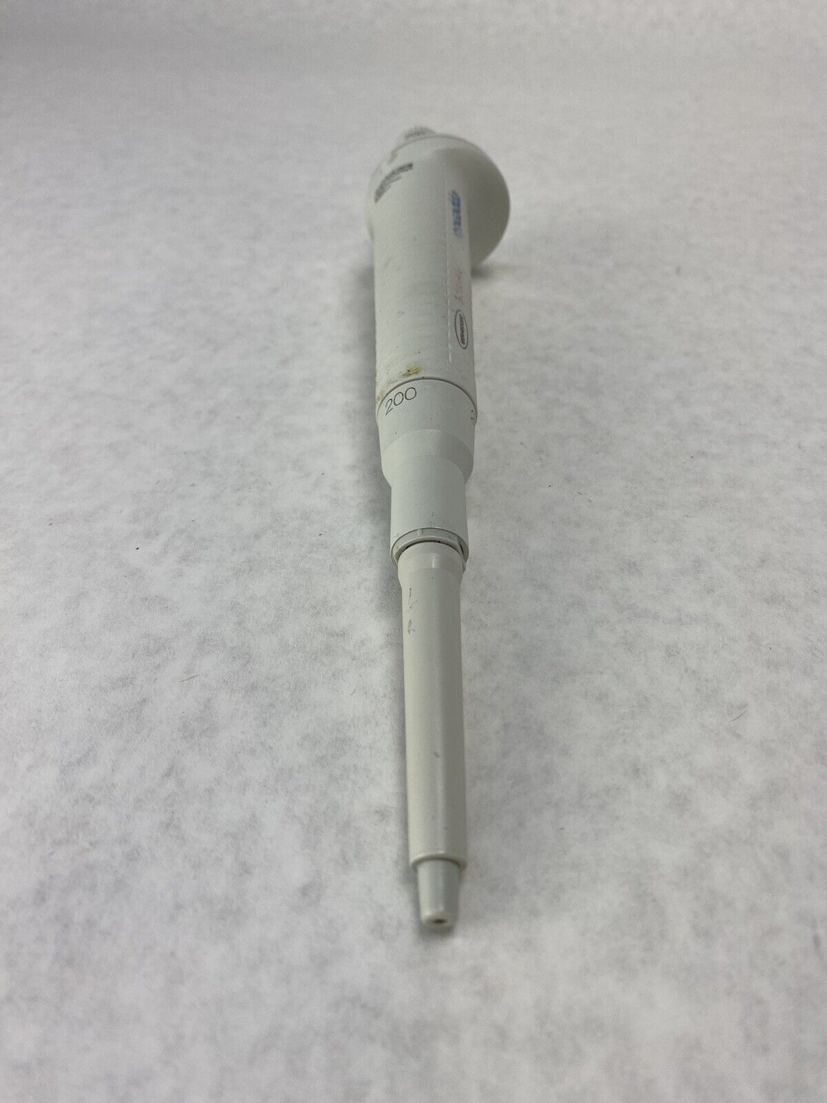 Eppendorf Reference Adjustable Volume Single Channel Pipette 50-200 uL