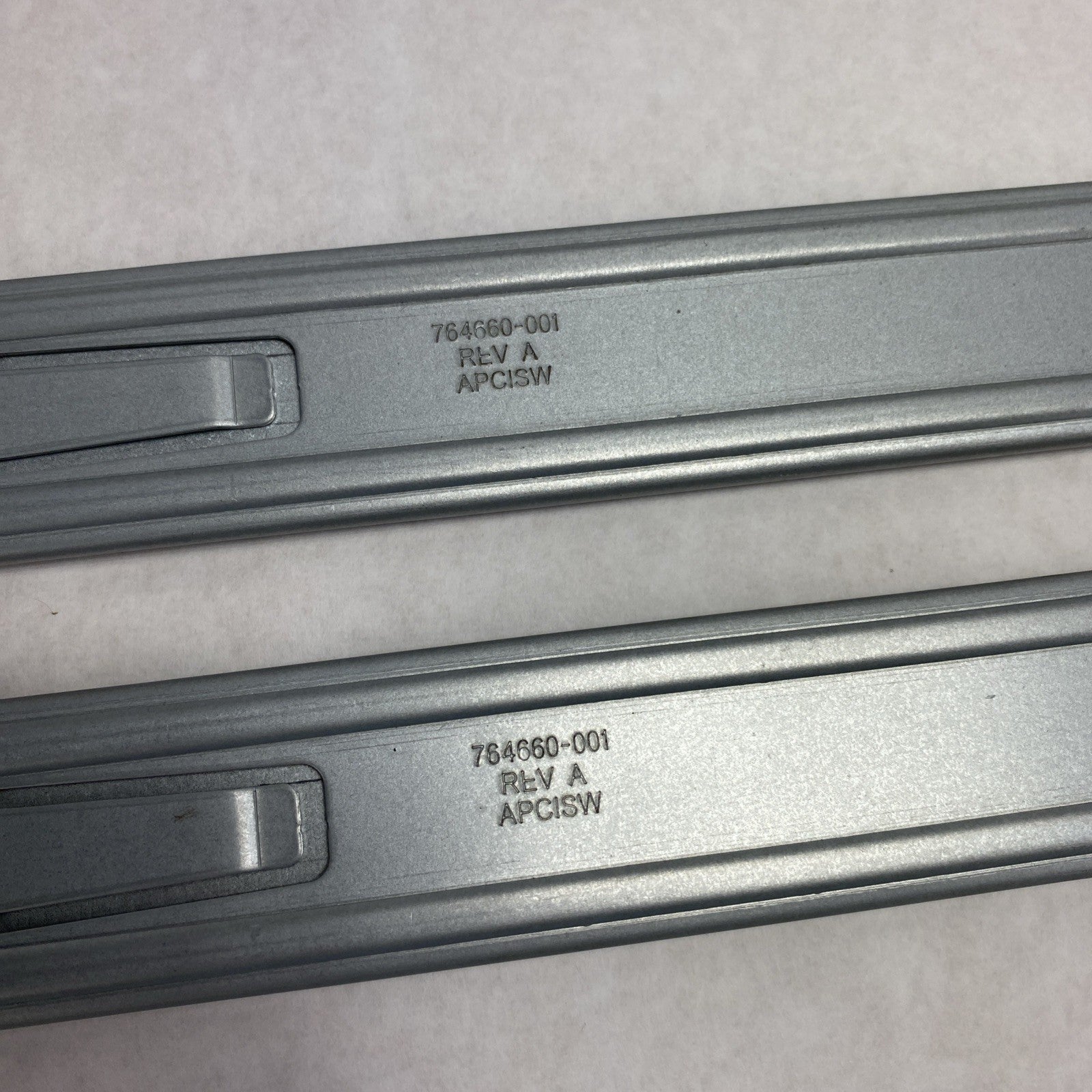 HP 764660-001 / 764654-001 / 764655-001 1U 24" Rail Kit - Left And Right3