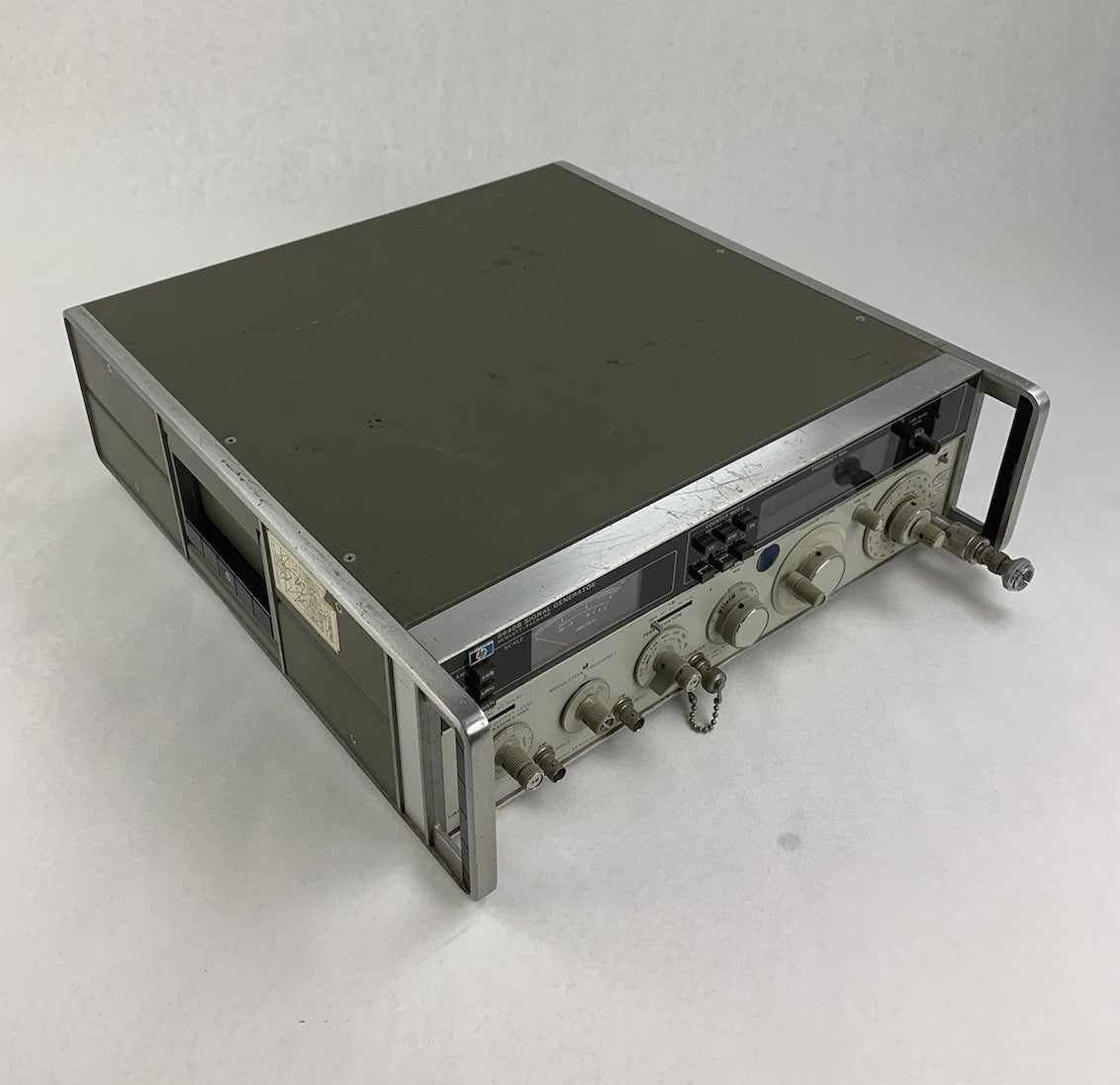 HP Hewlett-Packard 8640B Signal Generator - Power Tested