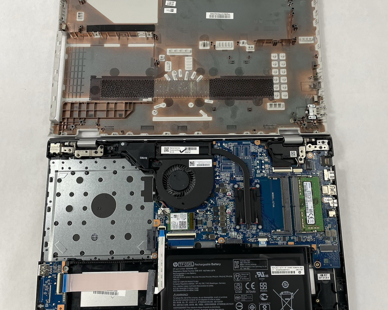 HP Pavilion 15-3168NGW 15.6" i5-8250U 1.60 GHz 8 GB RAM No SSD/OS/AC