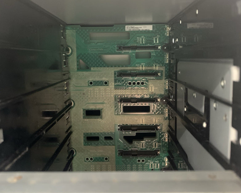 NetApp DS4243 NAJ‑0801 4U 24‑Bay Disk Shelf Chassis 2x IOM3 2x PSUs No HDDs