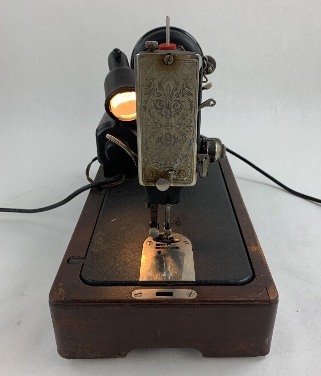 Singer Sewing Machine 15-7 Powers On Motor Runs Dried Belts