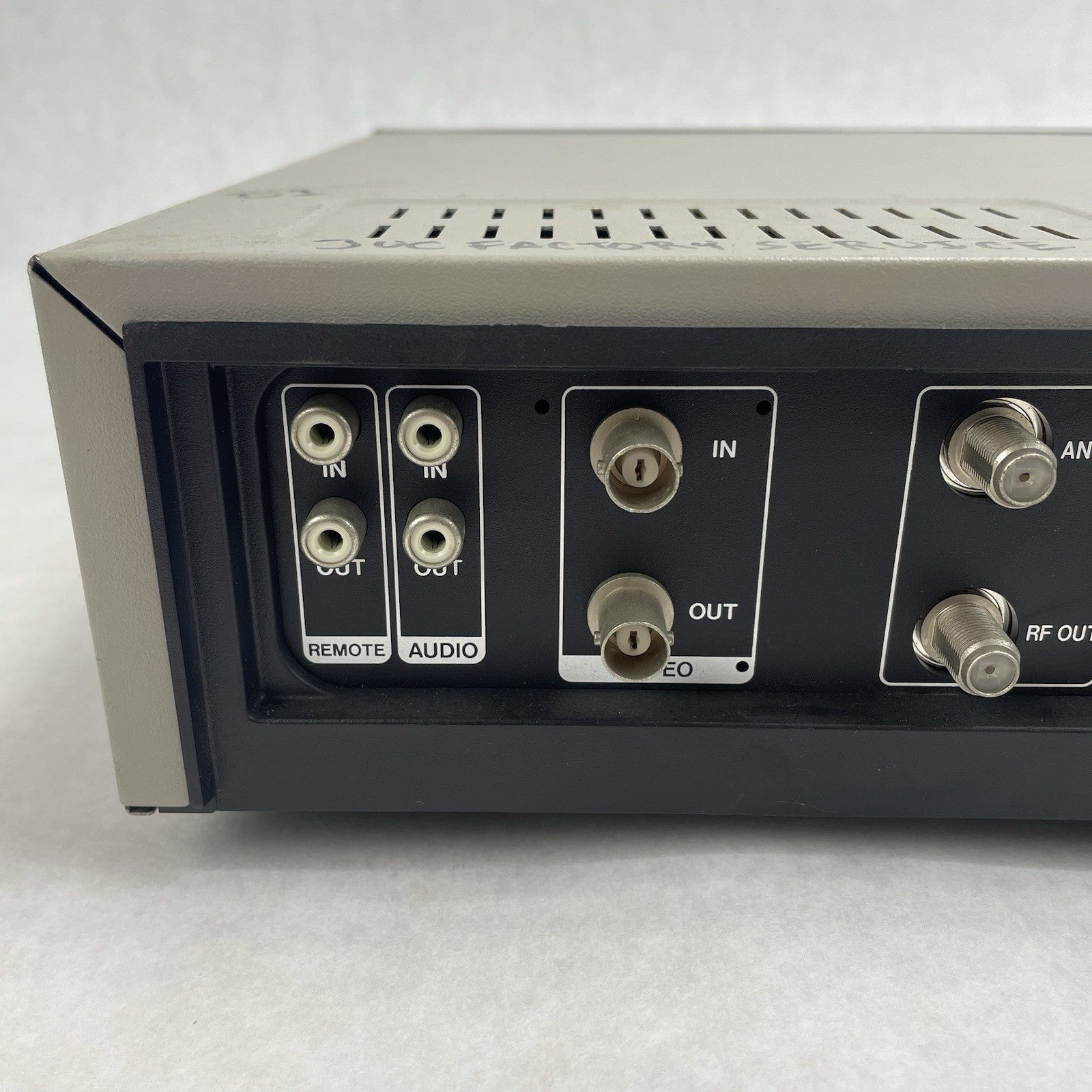 JVC BR-3700U VHS Player/Recorder 300W 2.5A 120V 60Hz