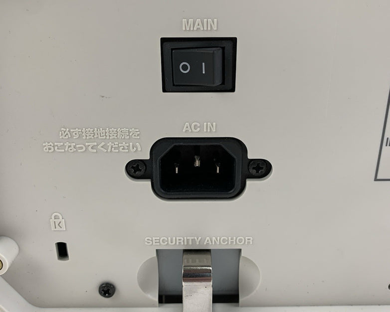 Mitsubishi WD3300U LCD Lamp Projector - Parts or Repair No Remote