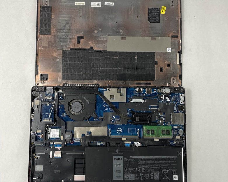 Dell Latitude 5580 15.6" Core i5-7300U 2.60 GHz 8 GB RAM No HDD No OS