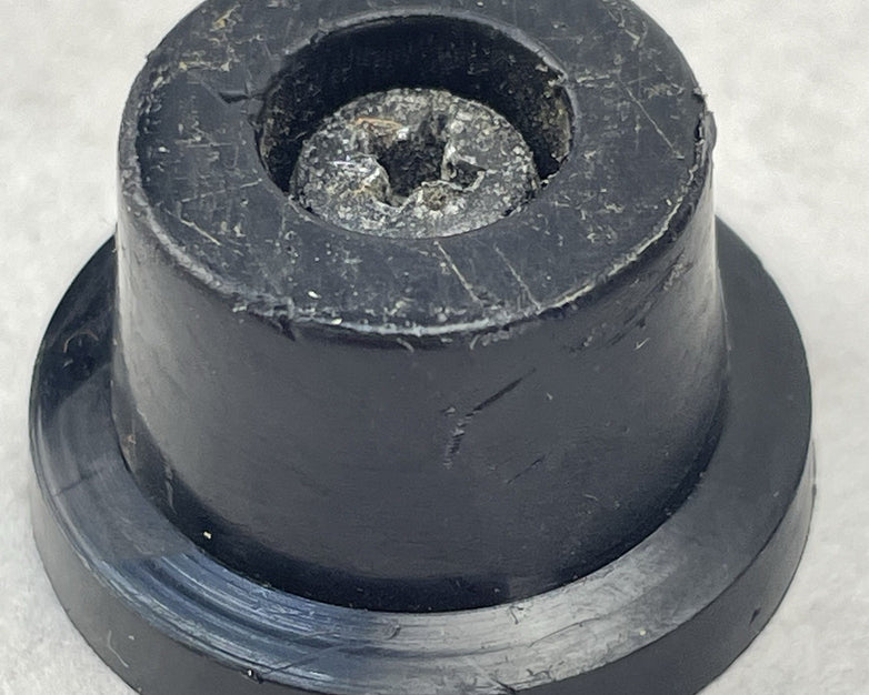 Sansui 441 Feet and Screws