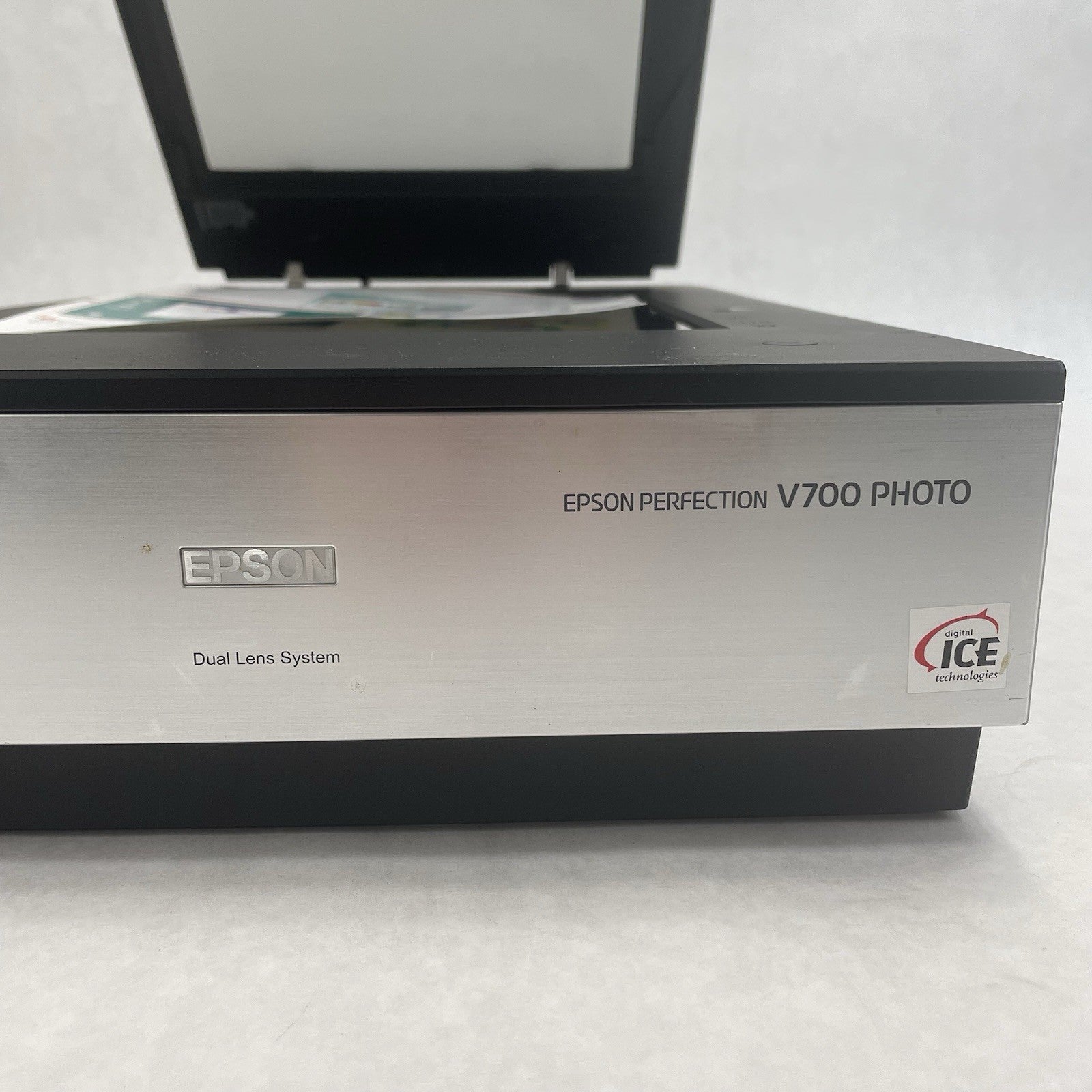 Epson Perfection V700 Photo Flatbed Dual Negative Film Scanner No Power Cord2