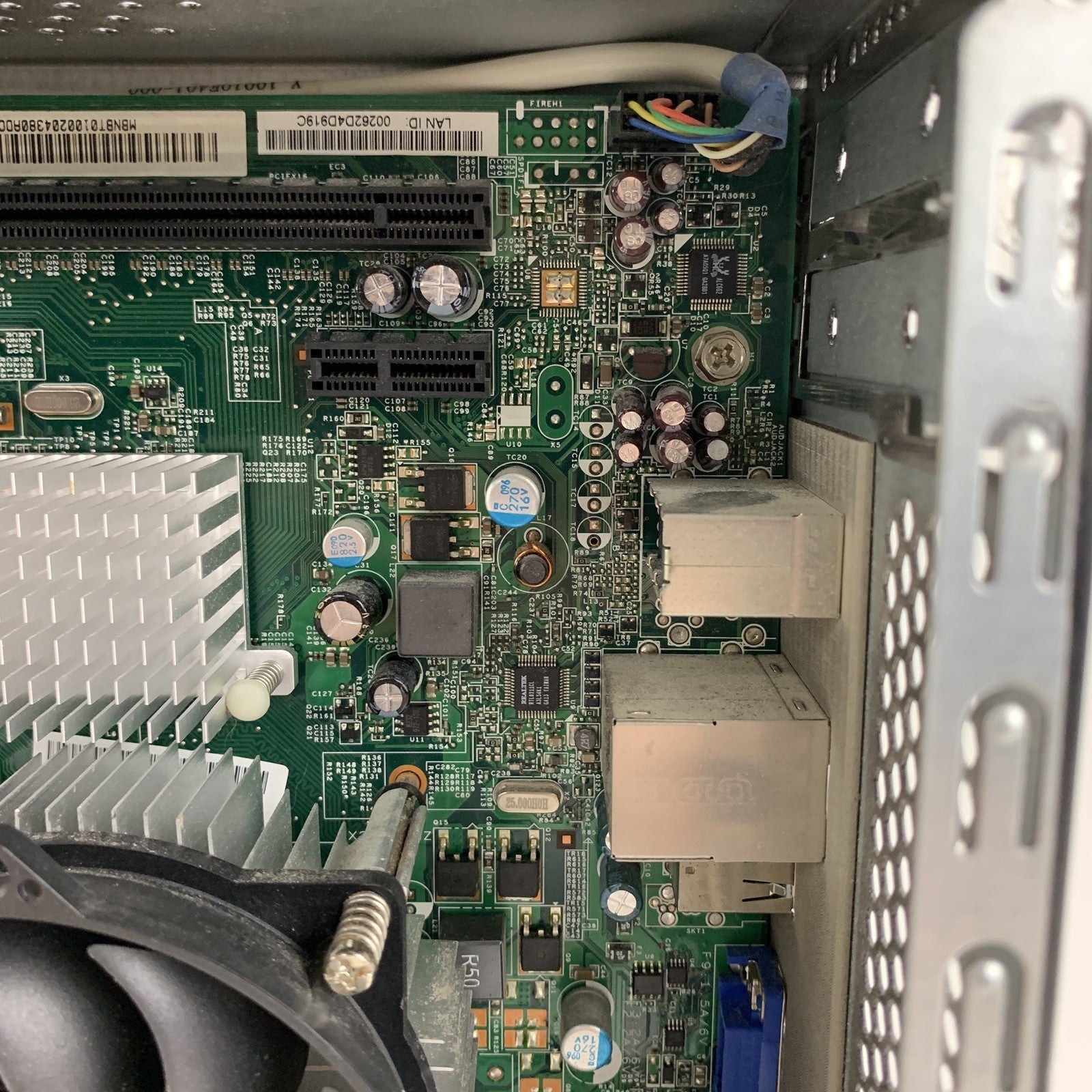 eMachines EL1352-23e SFF AMD Athlon II x2 255 3.10 GHz 4 GB RAM No HDD No OS