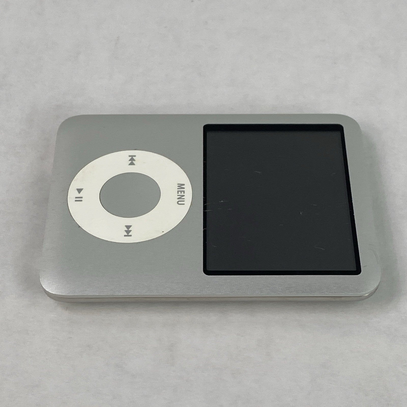 Apple iPod Nano 3rd Gen A1236 4GB Silver v1.1.37