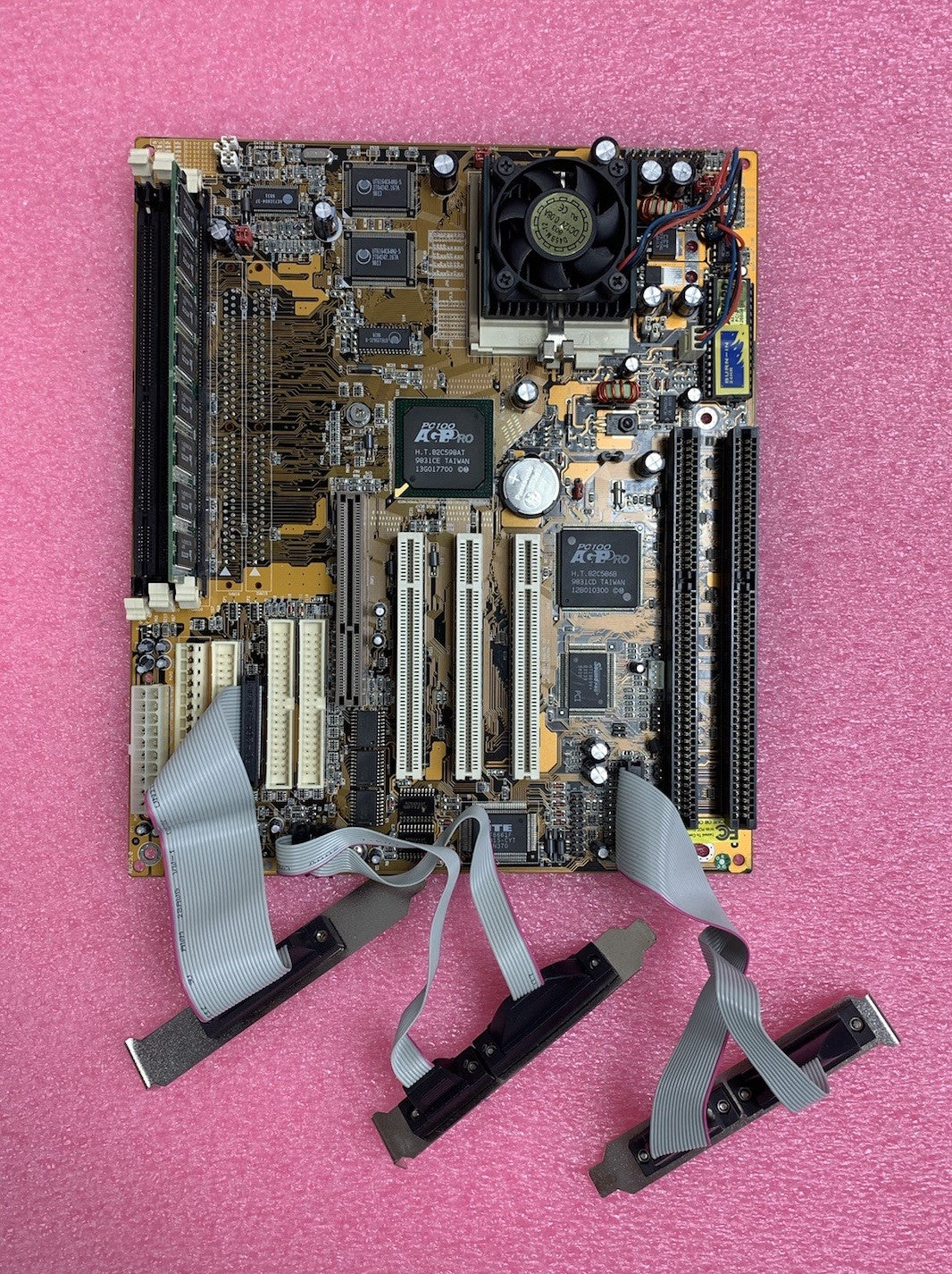 PCChips/Hsin M577 AMD K6-2 3P MMX 64MB RAM No Shield