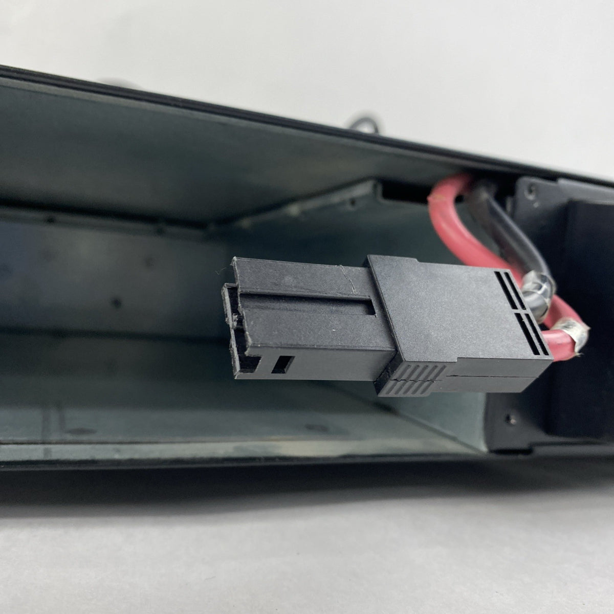 Vertiv Liebert GXT4-1500RT120 Battery Backups Tested - No Batteries Ears READ14
