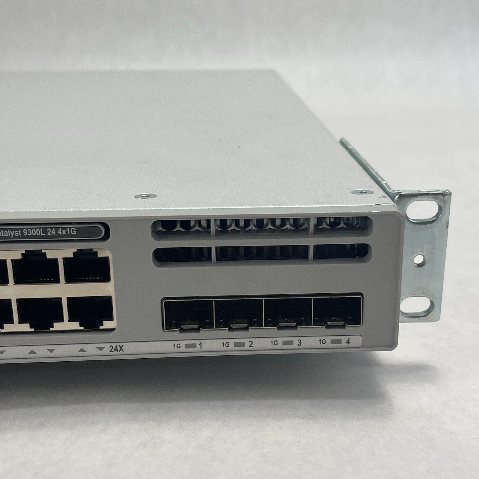 Cisco Catalyst C9300L-24T-4G-E V01  24-Port 9300 Tested & Reset 2x PSU4