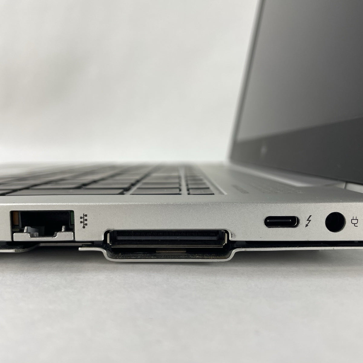 HP EliteBook 850 G6 15.6" i5-8365U 1.60 GHz 16 GB RAM No SSD/OS/AC - Hinge8
