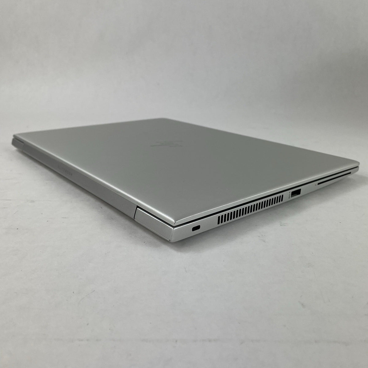 HP mt45 14" AMD Ryzen 3 Pro 3300U 2.10 GHz 4 GB RAM No SSD/OS/AC12