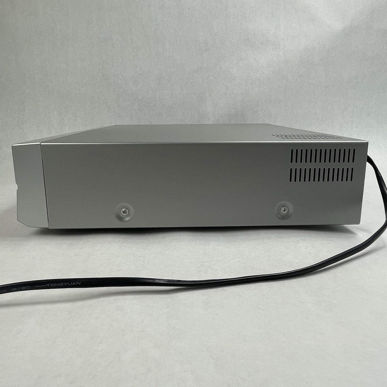Polaroid DVC-2000 4 Head Hi-Fi Stereo VCR DVD Player For Parts