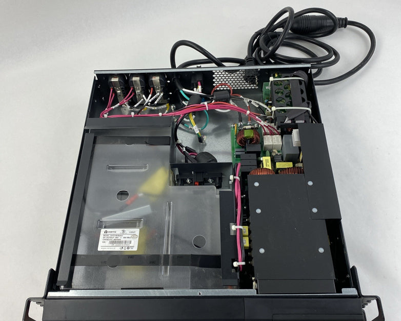 Liebert Vertiv GXT5-EBC48VRT2U GXT5 UPS - No batteries Tested Cracked Face Plate