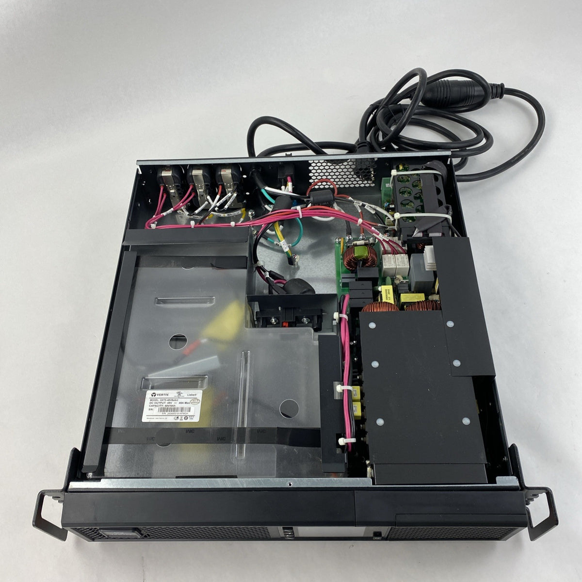 Liebert Vertiv GXT5-EBC48VRT2U GXT5 UPS - No batteries Tested Cracked Face Plate15