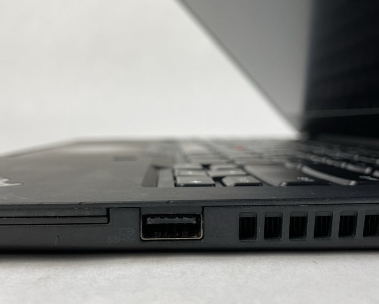 Lenovo ThinkPad T490 14" i5-8365U 1.60 GHz 8 GB RAM No SSD/OS/AC