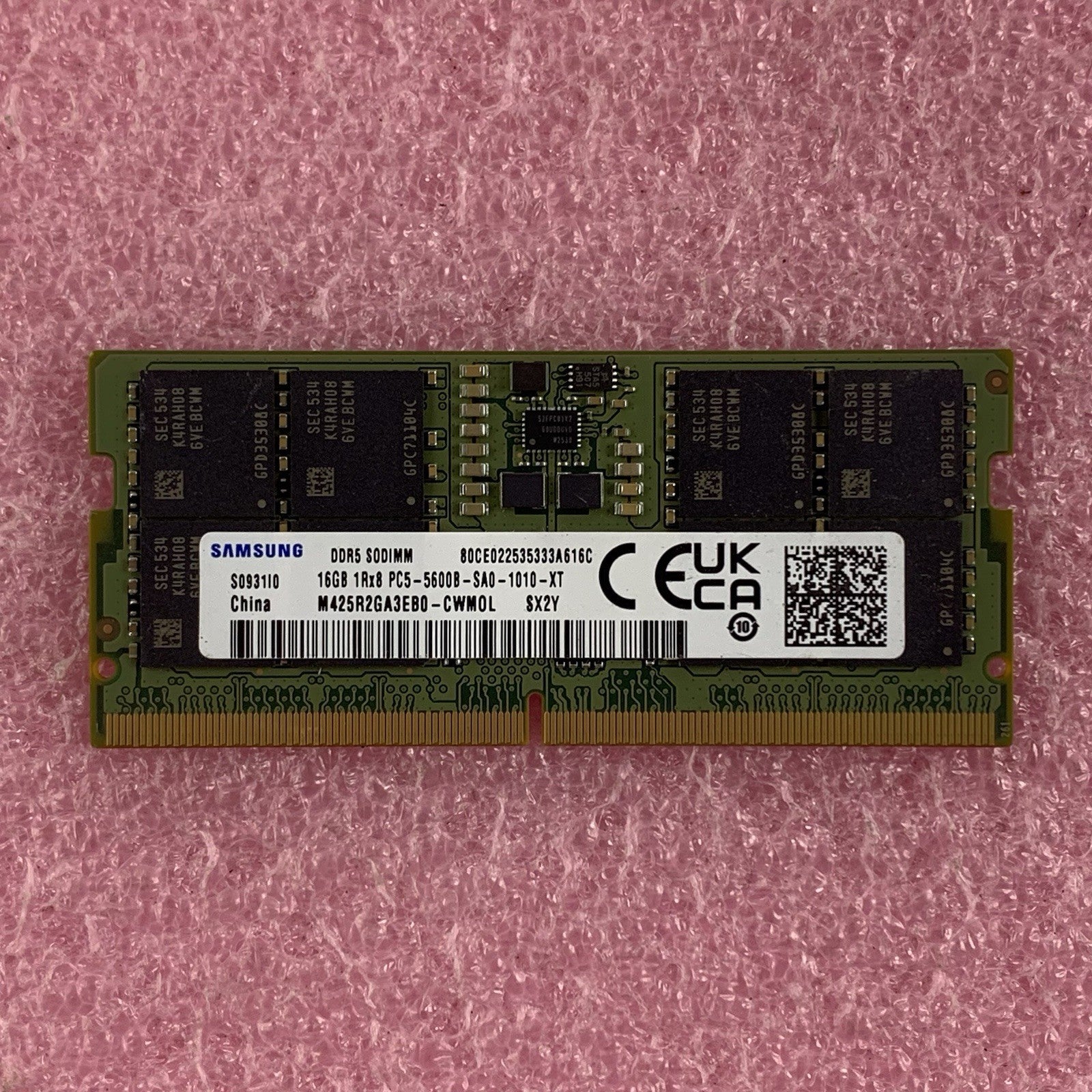 Samsung M425R2GA3EB0-CWM0L 16 GB 1Rx8 PC5-5600B SODIMM Laptop Memory Ram1