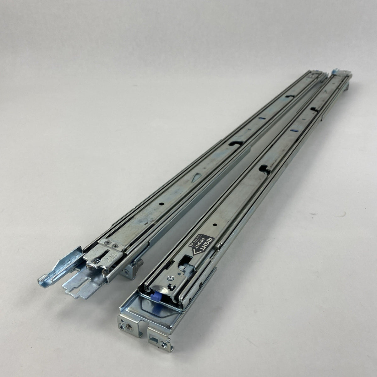 Dell N921J 31.5" Sliding Server Rails for 42U Server Rack8