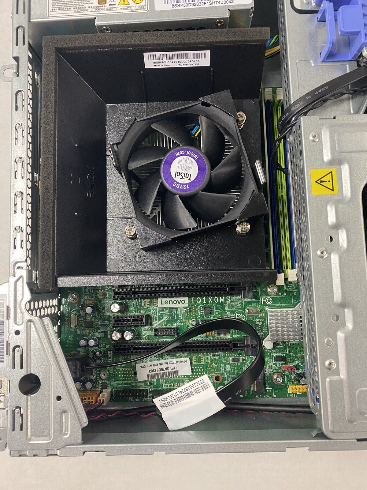 Lenovo ThinkCentre M900 SFF Intel Core i5-6500 3.20GHz 8GB RAM No HDD No OS
