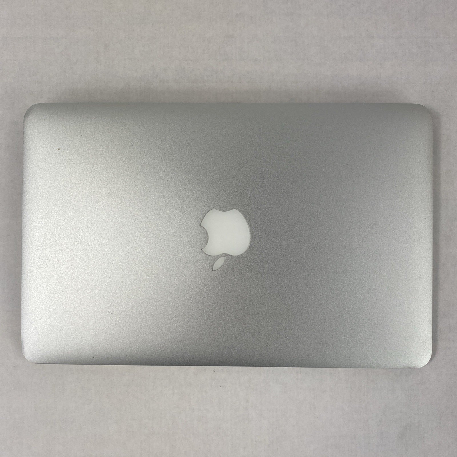 Apple MacBook Air A1370 2010 11" 1.4GHz Core 2 Duo 4GB RAM 60GB SSD os10.7.5