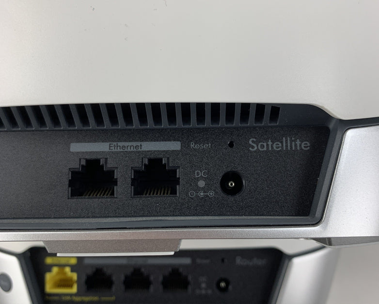 Netgear AX4200 RBK752 Tri-Band Mesh Wi-Fi 6 System White Satellite Router Combo