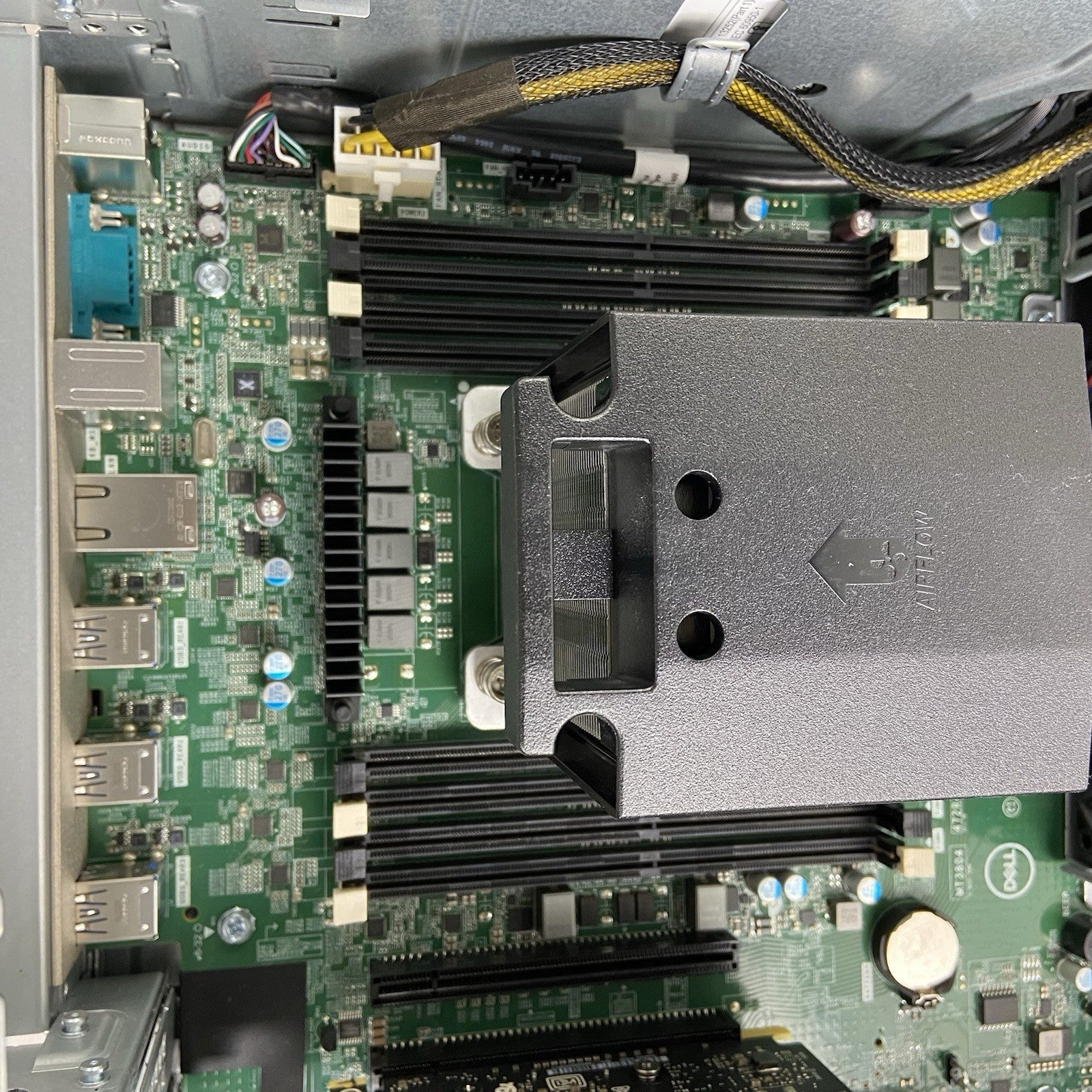 Dell Percision 5820 TWR MT Intel Xeon W2123 3.6GHz No RAMHDDOS 10 IoT COA9