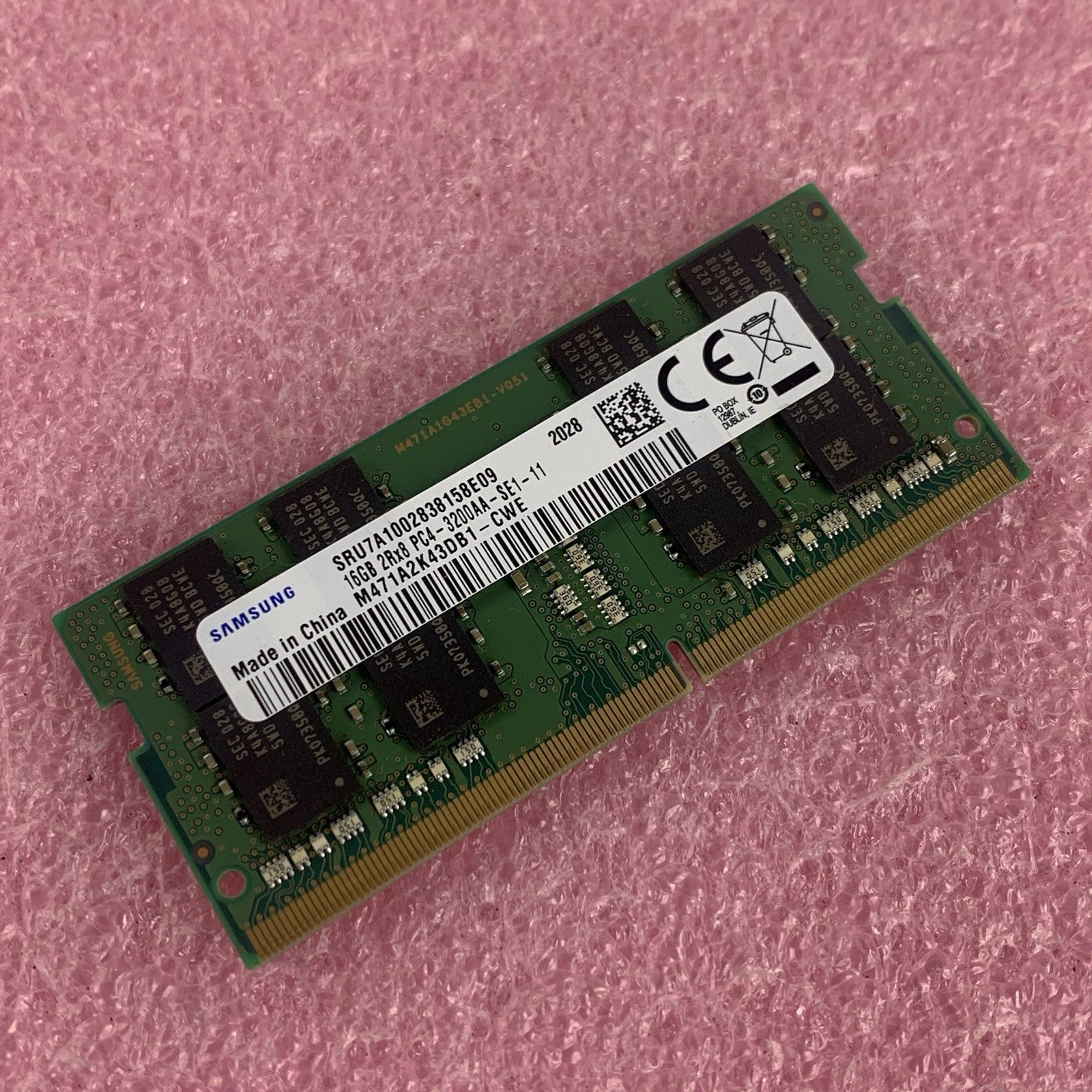 Samsung M471A2K43DB1-CWE 16 GB 2Rx8 PC4-3200AA Laptop Memory RAM0