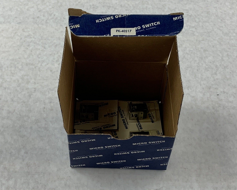 Micro Switch 6A46 2D113 Lot Of 5
