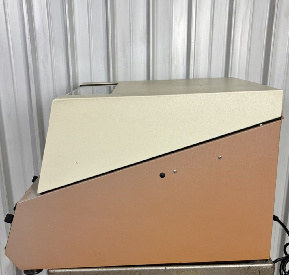 New Brunswick G-24 Environmental Incubator Orbital Shaker G24 Powers On