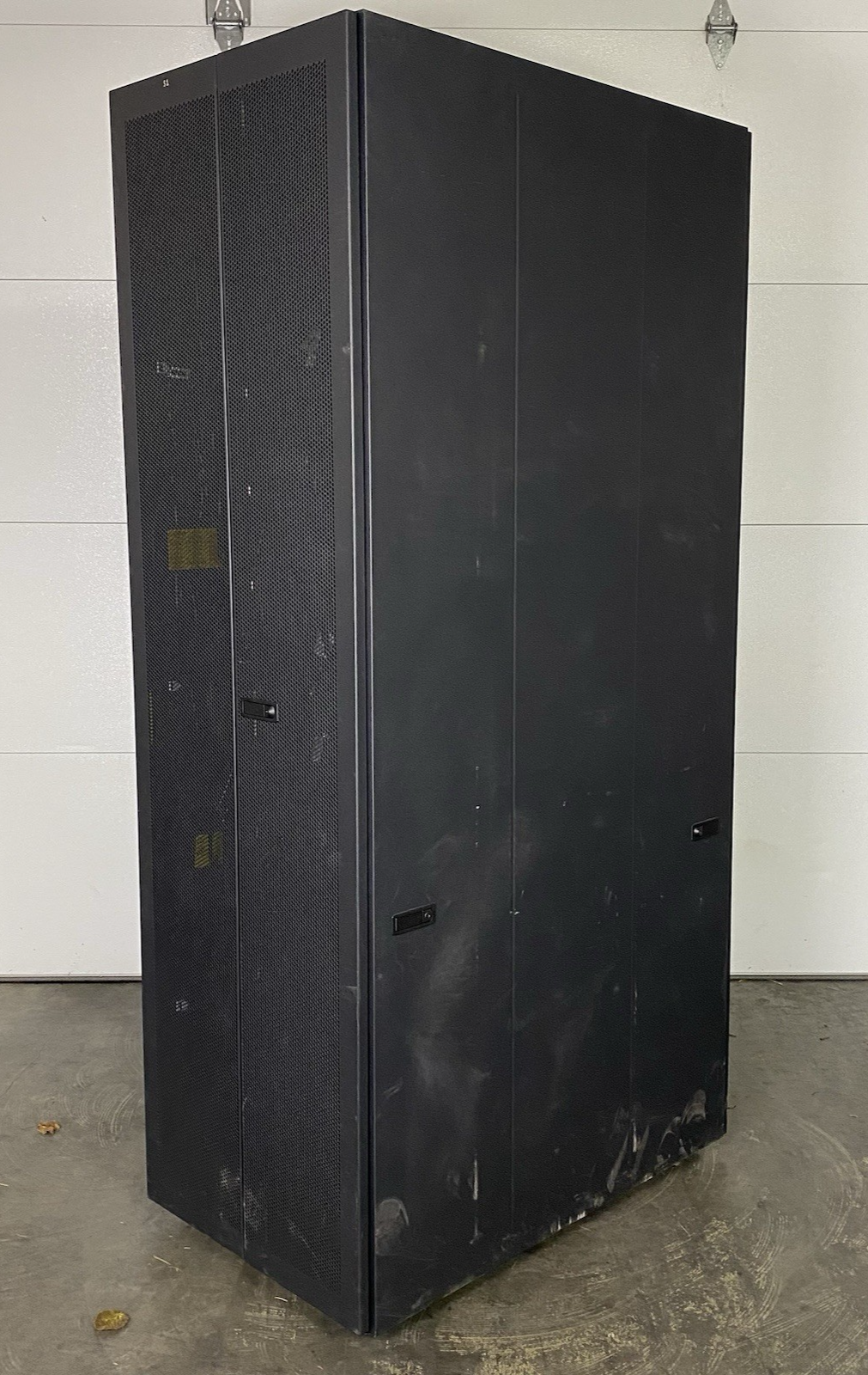 IBM 9307-4RX 1S 42U Server Rack Cabinet 39M6738 w/ Power Distribution Units2