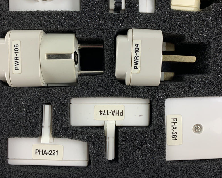 TARGUS PA031U Travel Connection Kit World Pack Power and Adapters - Missing One