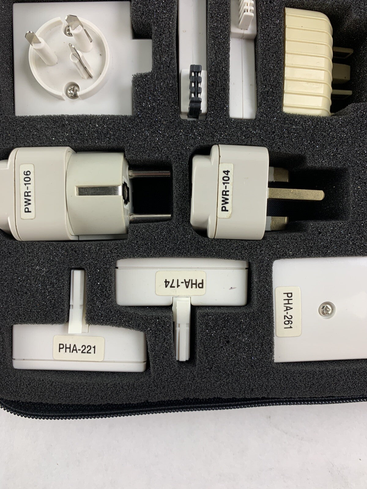 TARGUS PA031U Travel Connection Kit World Pack Power and Adapters - Missing One5