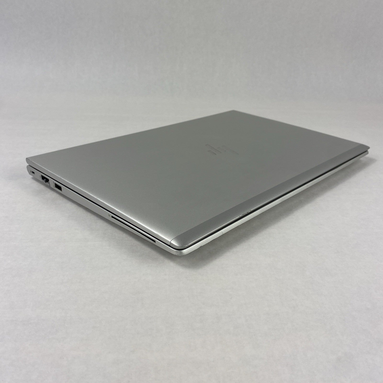 HP 655 G10 AMD Ryzen 7 Pro 7730U 2.00 GHz 16 GB RAM 15.6" No HDD No OS