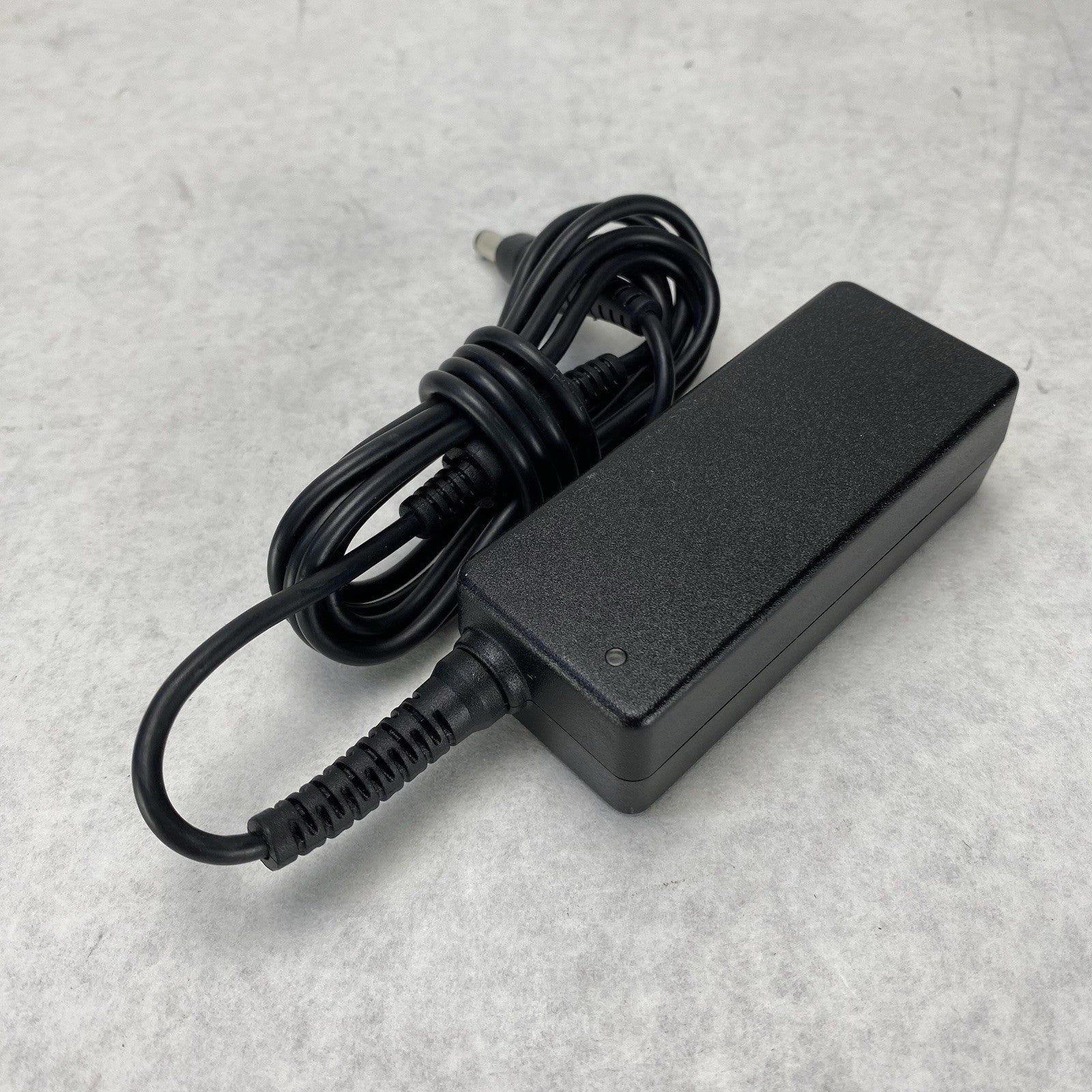 Delta Electronics ADP-36PH A ADP-36JH A 12V 3A 36W AC Adapters (Lot of 10)