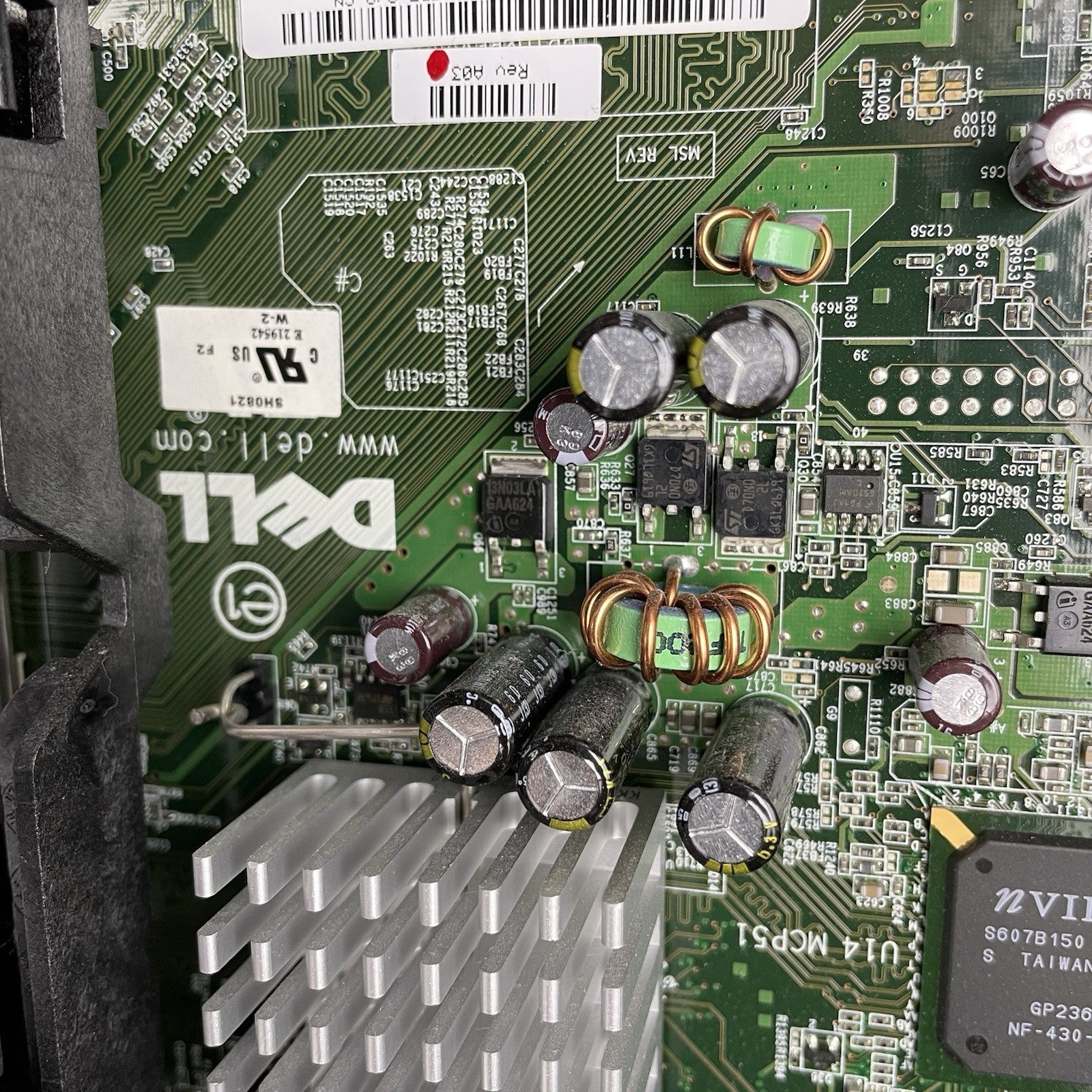 DELL Dimension Athlon E521 AMD 64 x2 3800+ GHz 2 GB RAM No HDD No OS
