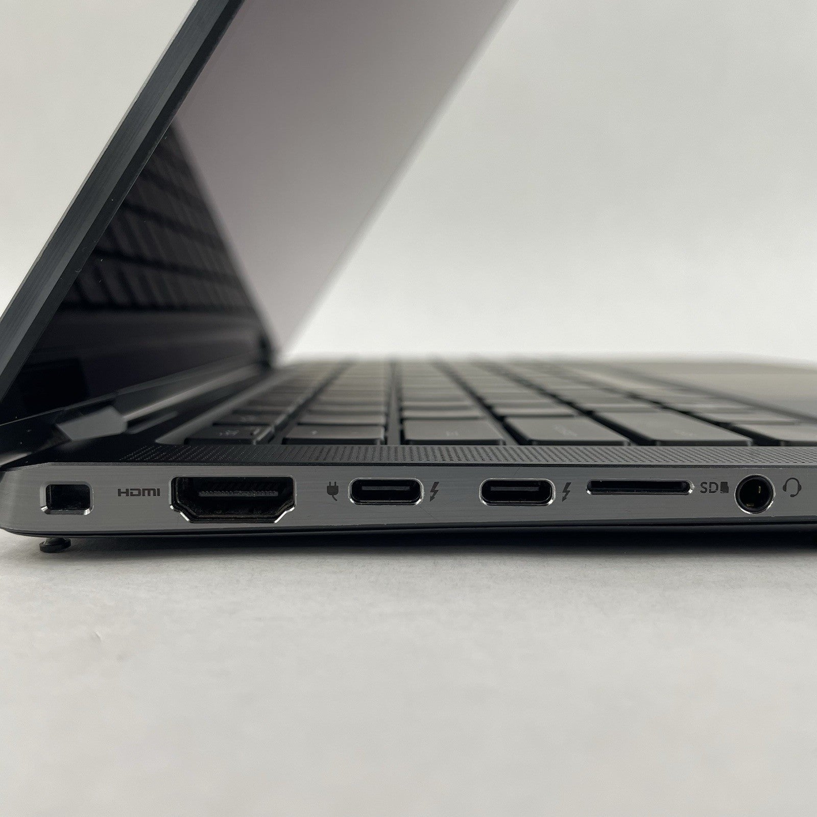 Dell Latitude 9430 14" i7-1265U 3.86 GHz 16 GB RAM No SSD/OS/AC - Bad Bottom5