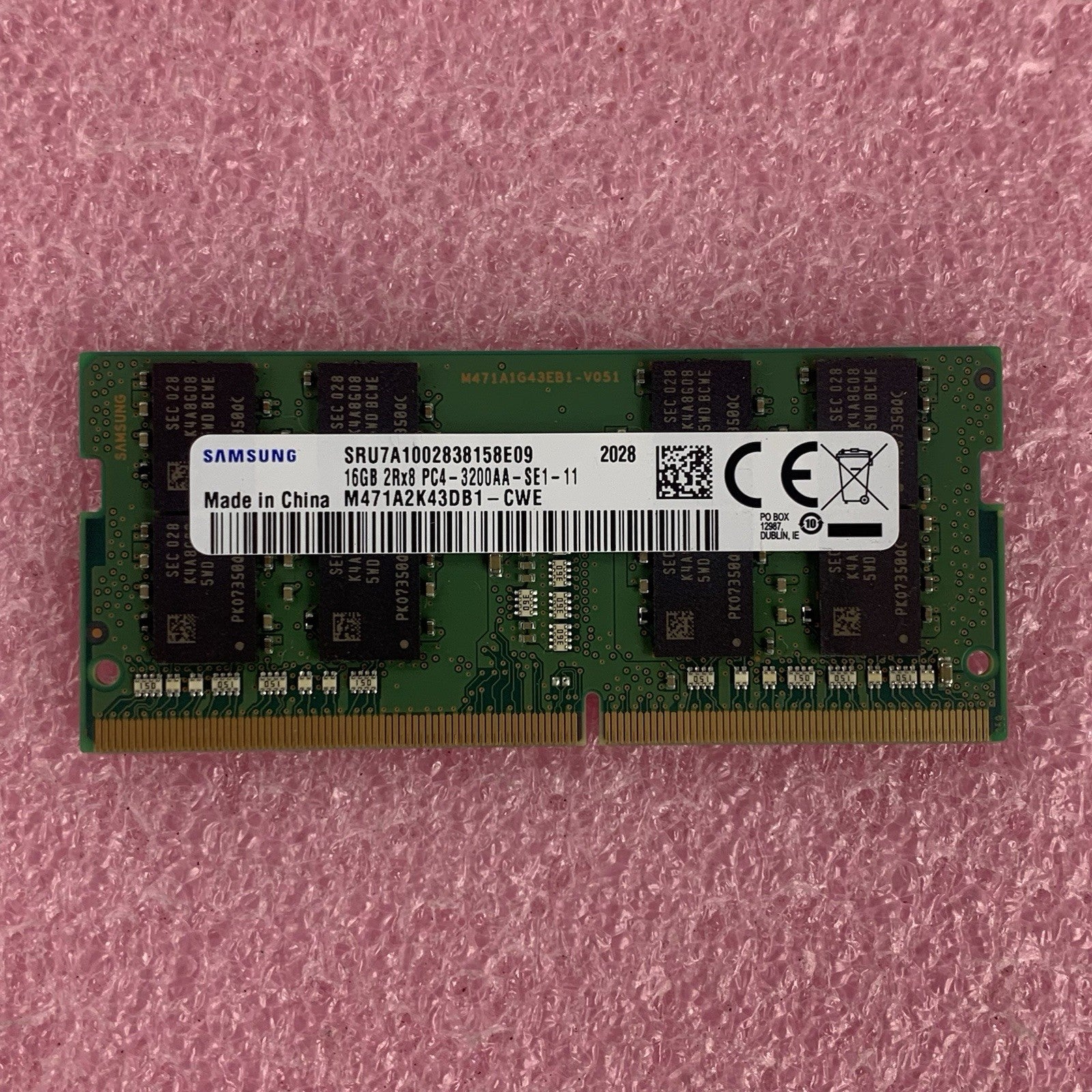 Samsung M471A2K43DB1-CWE 16 GB 2Rx8 PC4-3200AA Laptop Memory RAM1