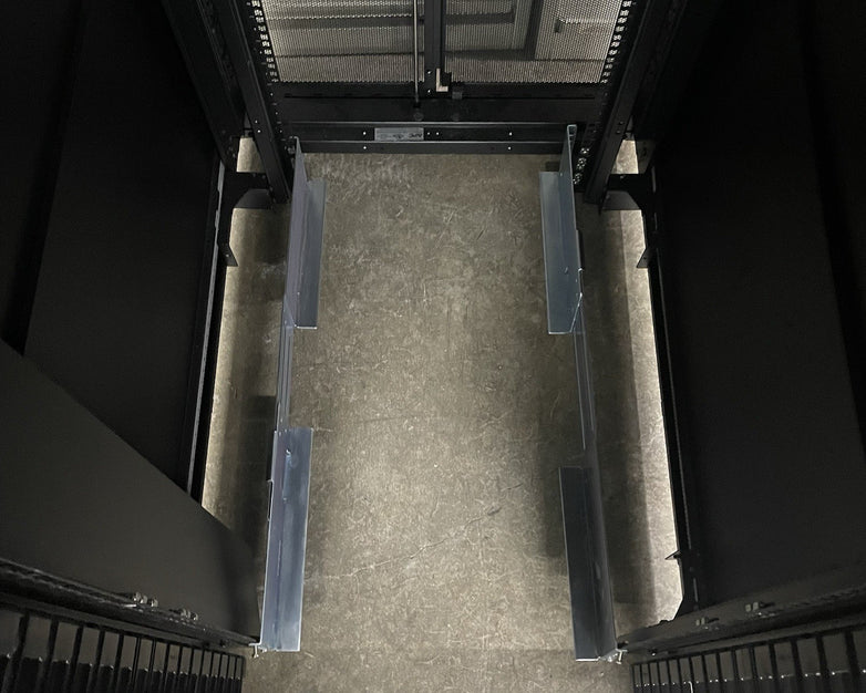 APC E242296 NetShelter SX 42U Server Rack 19" Enclosure Cabinet No Key