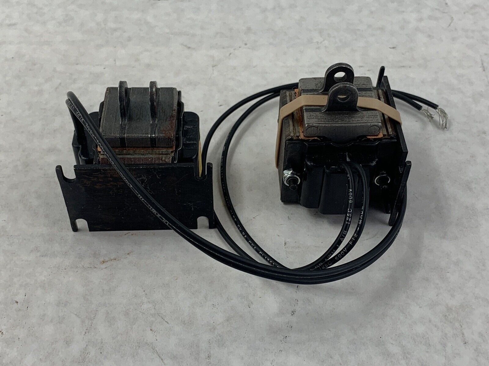Lot of 2 Decco 9-2107M-323 220/50