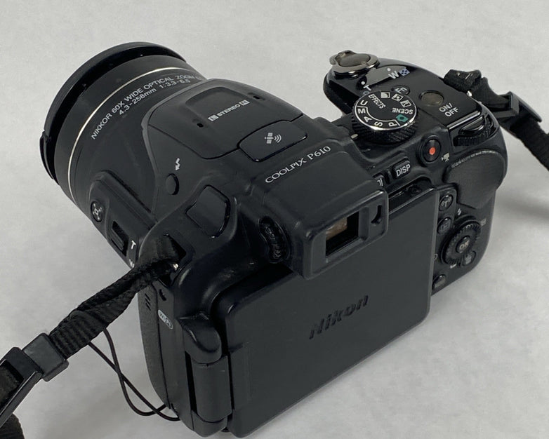 Nikon Coolpix P610 Digital Camera Black w/ Battery - READ