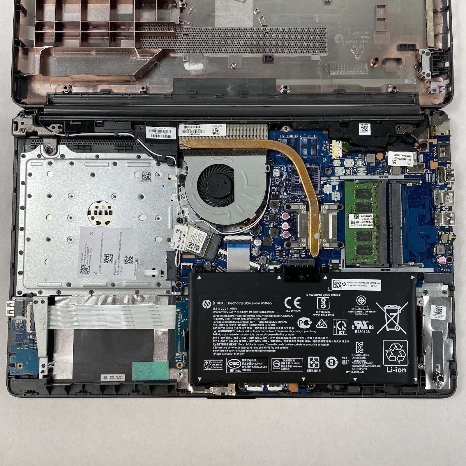 HP 255 G7 15.6" Ryzen 3 2200U 2.50 GHz 8 GB RAM No SSD/OS/AC15