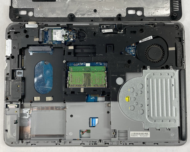 HP ProBook 640 G3 14" i5-7200U 2.50 GHz 8 GB RAM No SSD/OS/AC/Batt - Bad Corner