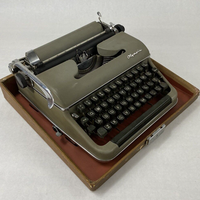 Vintage Olympia Werke West GMBH Typewriter in Case No Ribbon Tested