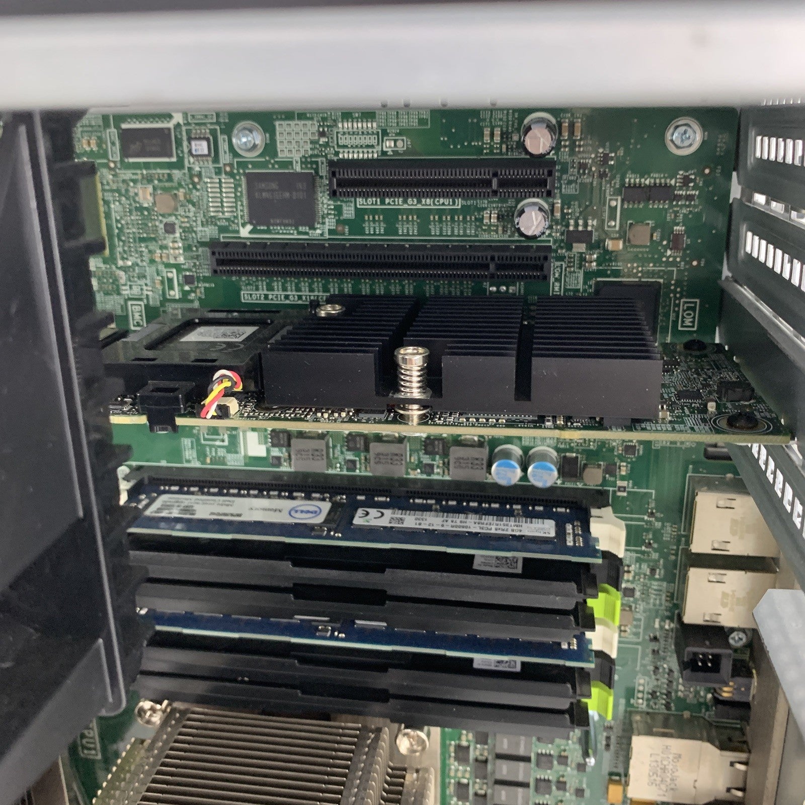 Dell Poweredge T620 Server 2x E5-2609 2.4 GHz 32 GB Ram Perc H710 No OS No HDD