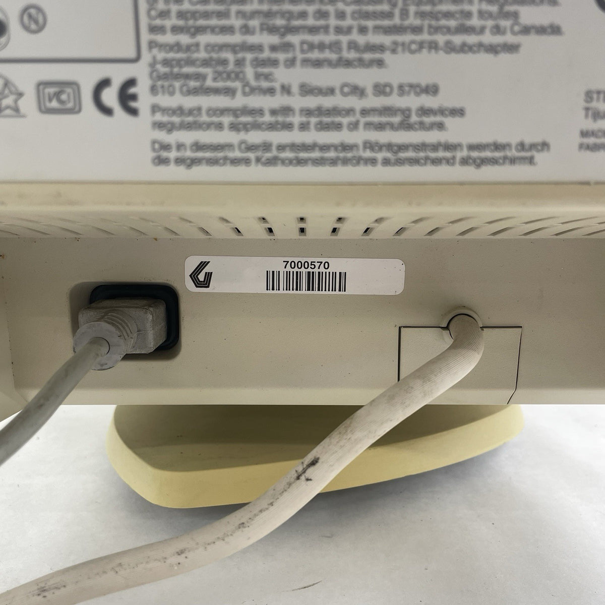 Gateway CPD-GF250T CRT Monitor 85HZ Tested10